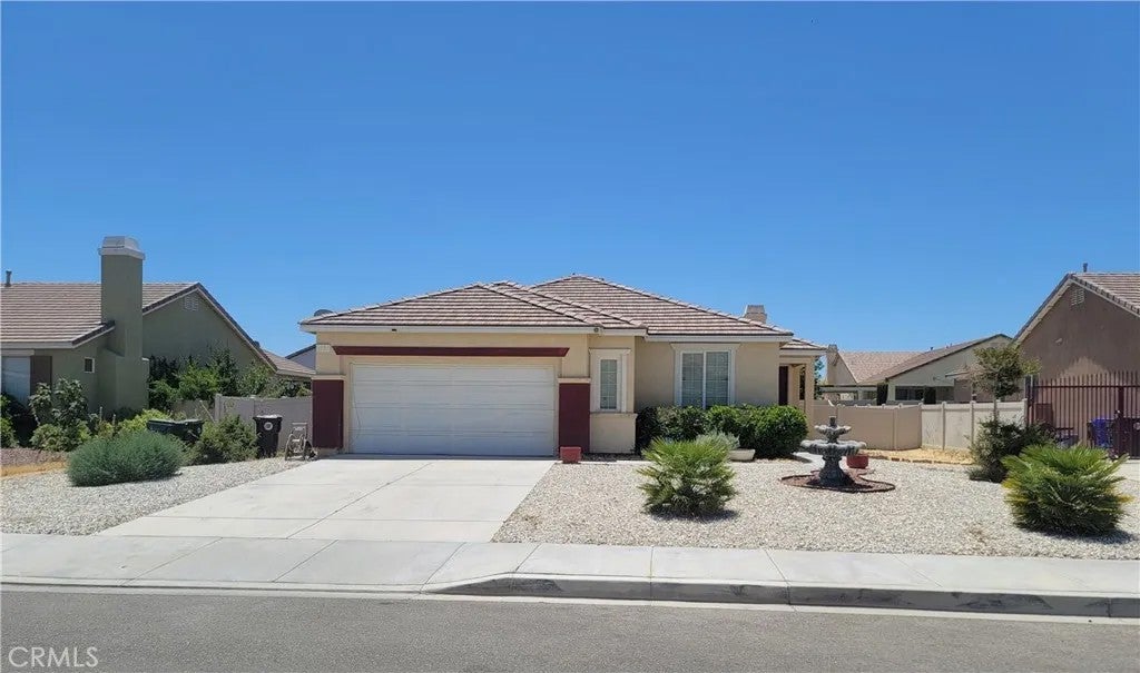 11819 Maywood — photo