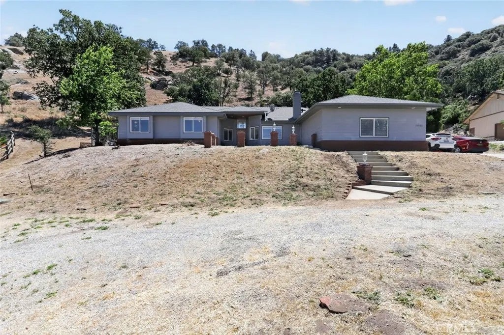 29560 Butterfield — photo