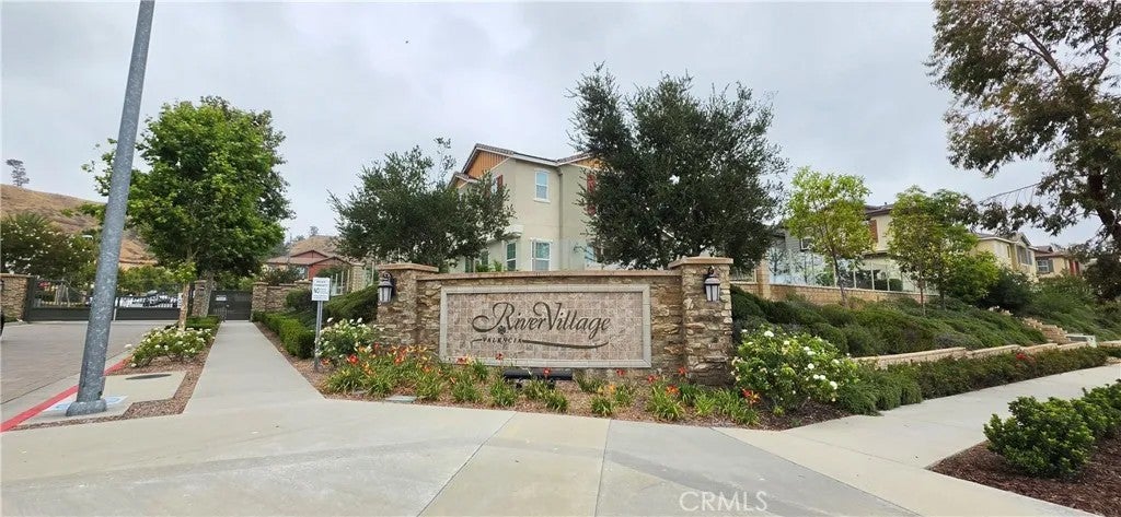 22041 Barrington Way — photo