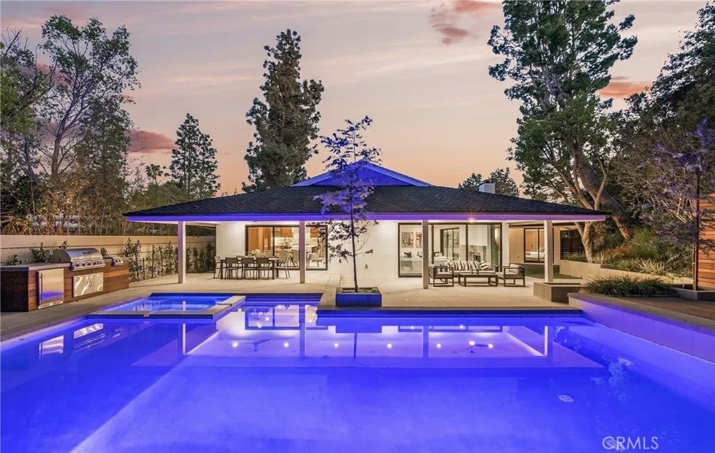 16105 Clear Oak Drive — photo