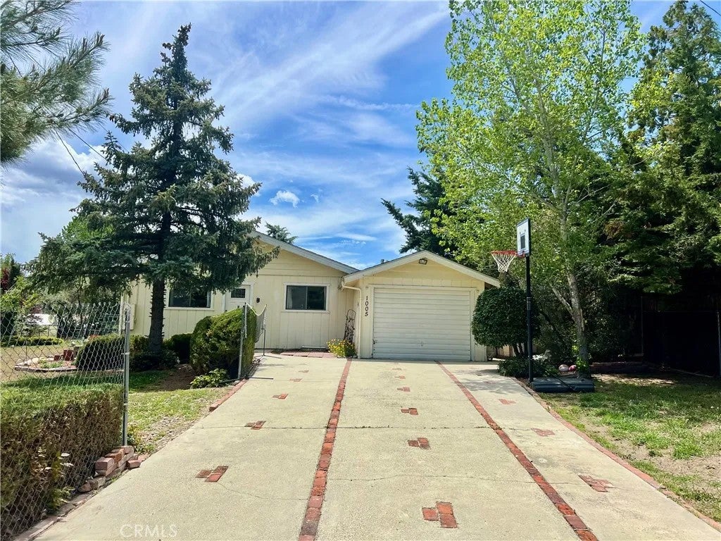 1005 Condor Court — photo