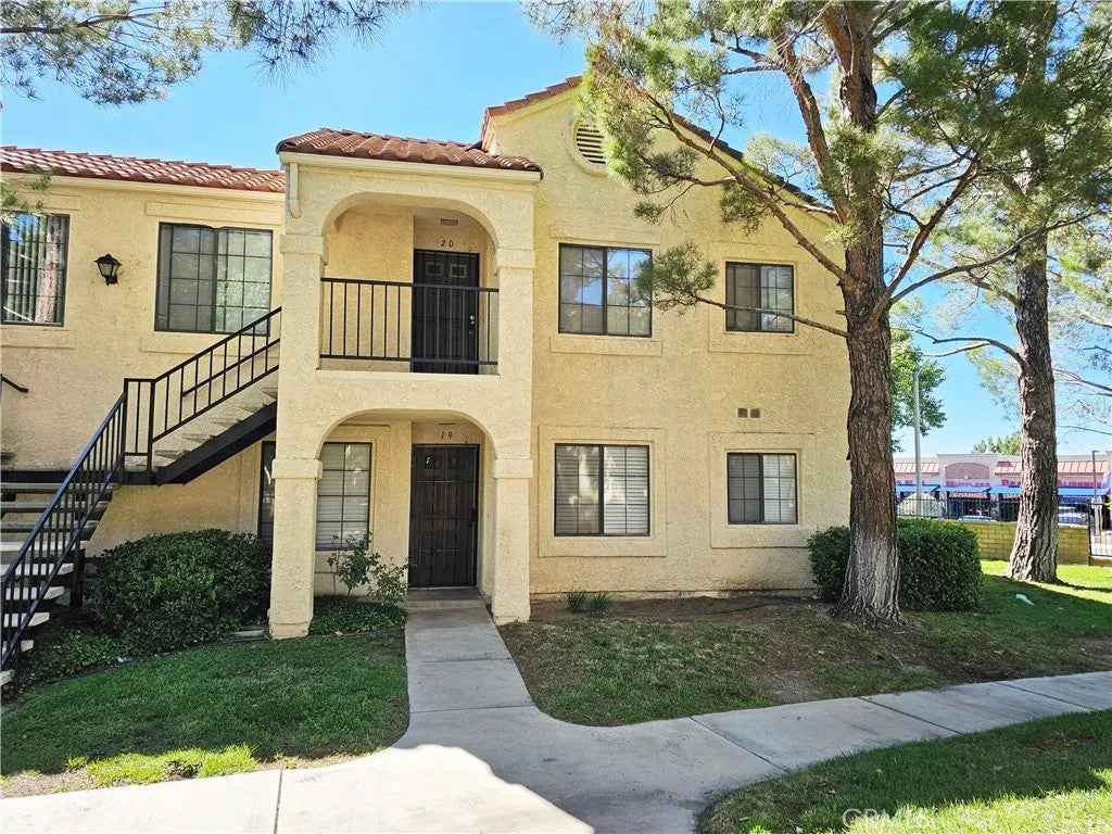 2554 Olive Drive 19 — photo