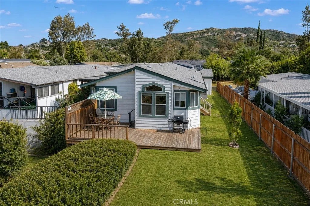 23777 Mulholland 61 — photo