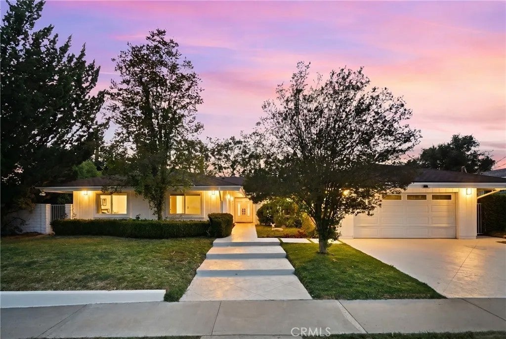 22615 Dardenne Street — photo