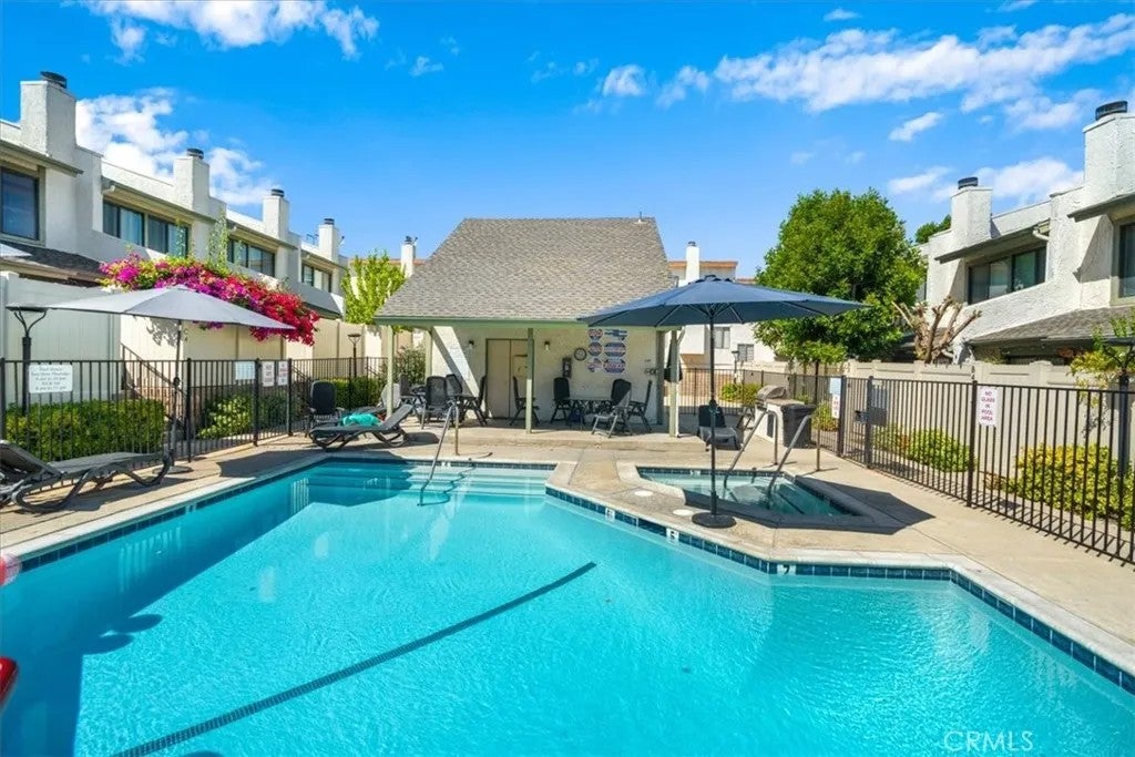 5249 Colodny 8 — photo