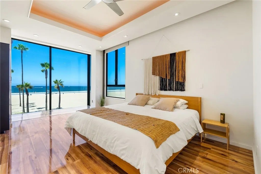 3009 Ocean Front Walk — photo