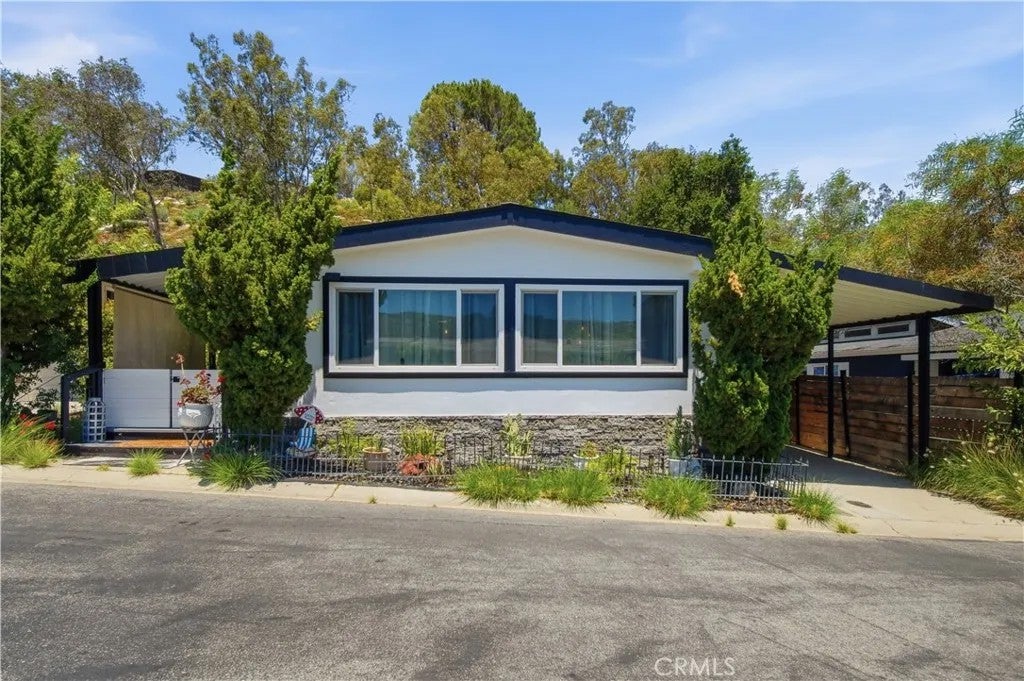 23777 Mulholland Hwy Space 107 — photo