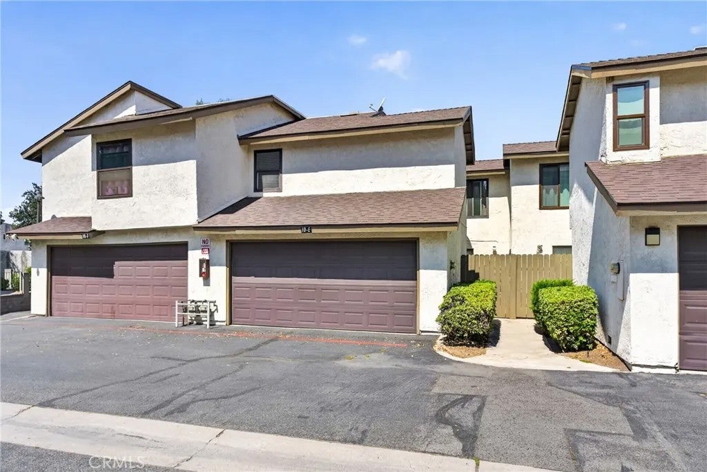 1974 E Lynwood Drive 10E — photo