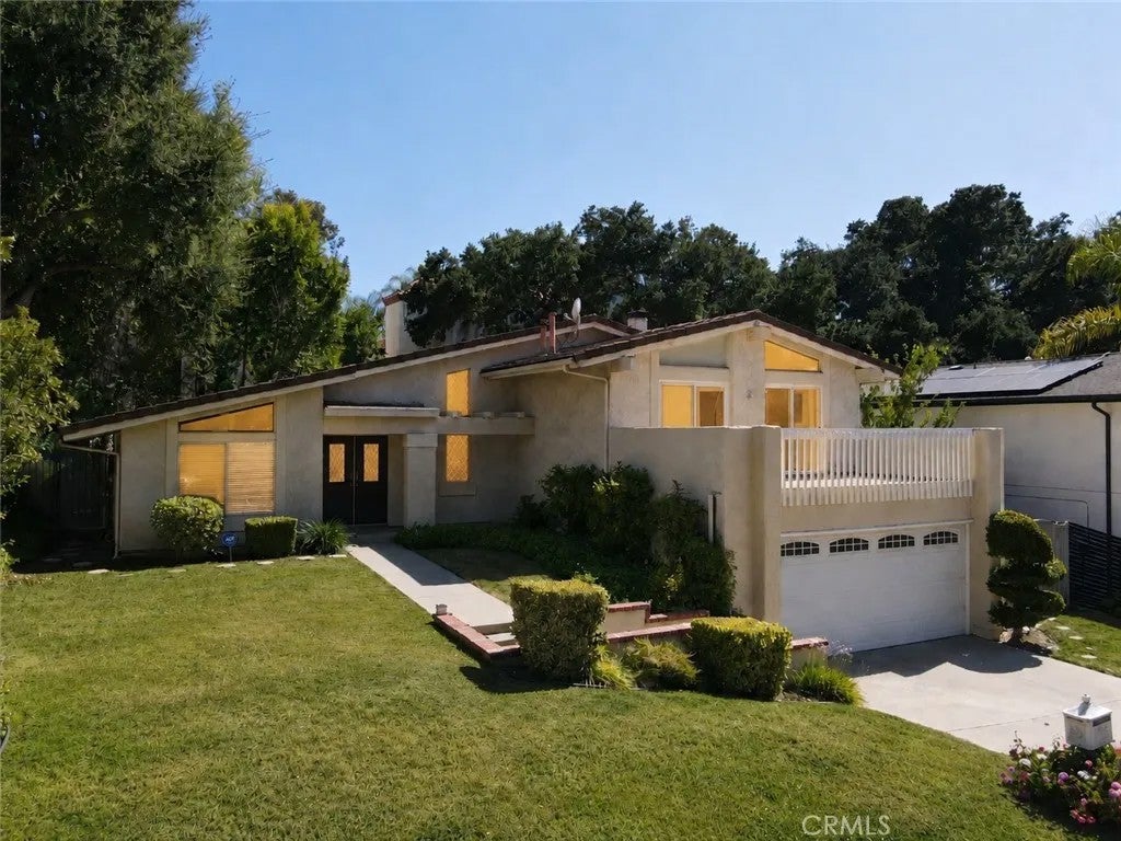 22840 Sparrowdell — photo