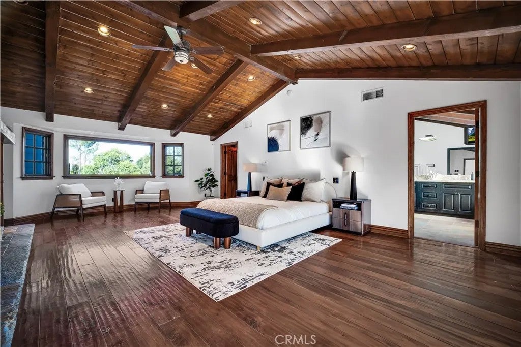 5235 San Feliciano — photo