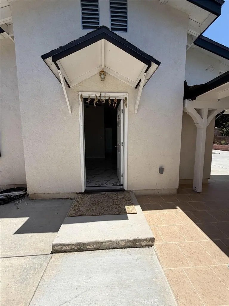 10600 Hillview — photo