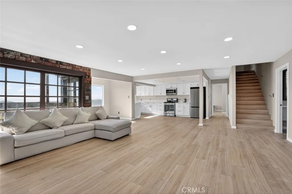 30420 Starland Drive — photo