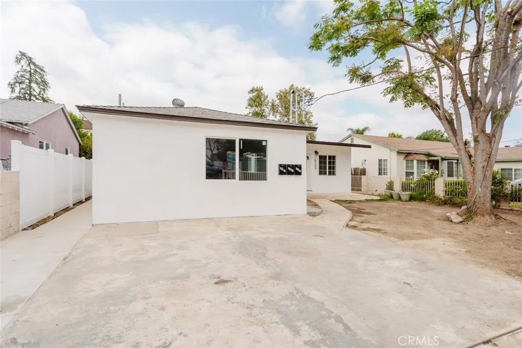18310 Gresham Street — photo