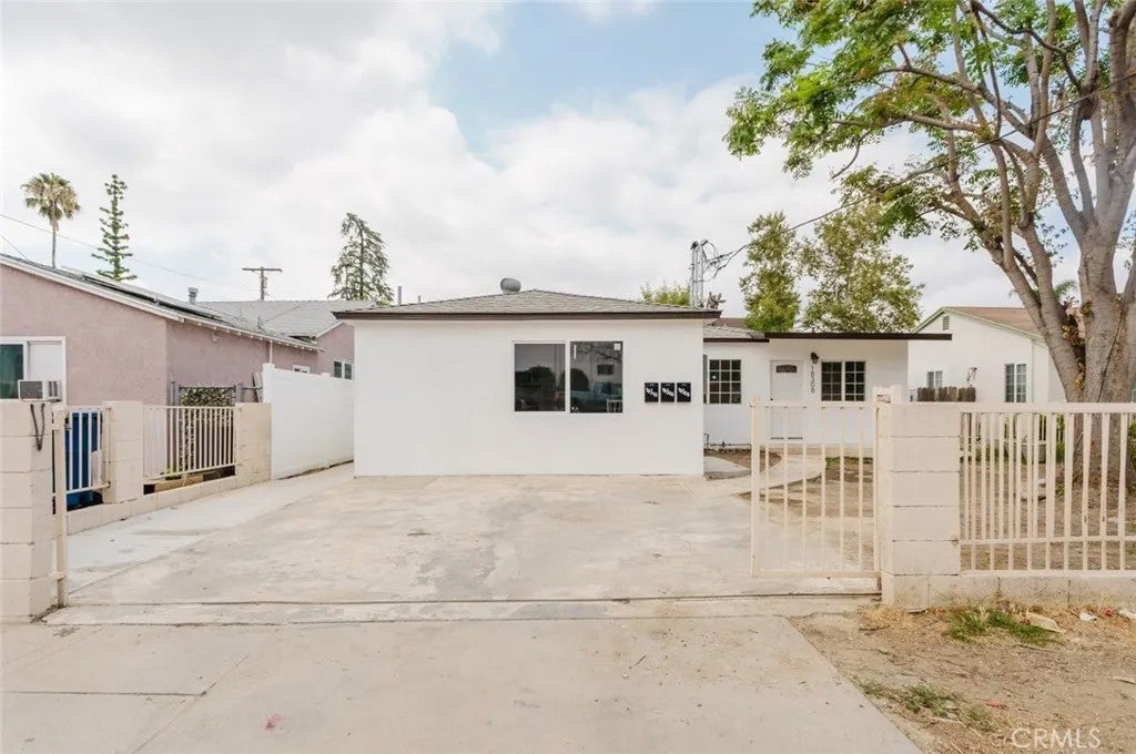 18306 Gresham Street — photo