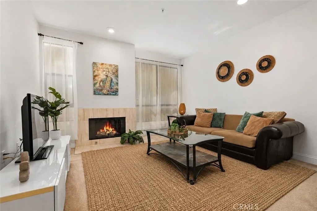 6938 Laurel Canyon 108 — photo