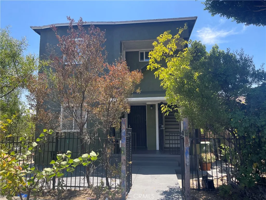 702 S Soto — photo