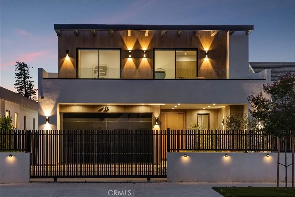 5109 Bluebell Avenue — photo