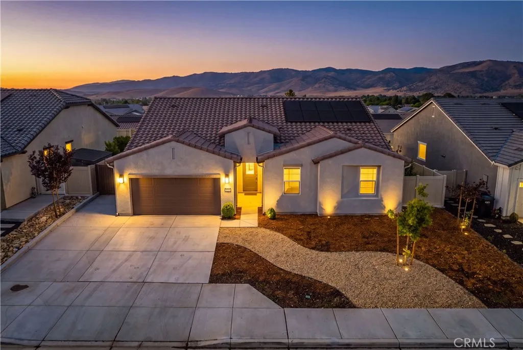 213 Cassano, Tehachapi, CA 93561 — photo 2