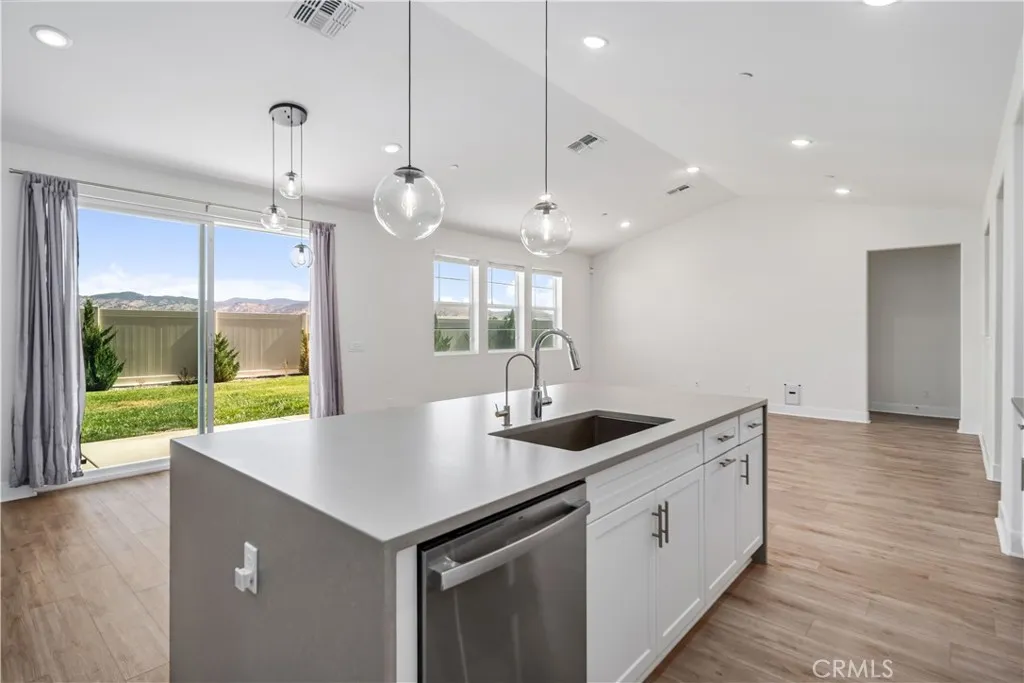 213 Cassano, Tehachapi, CA 93561 — photo 3