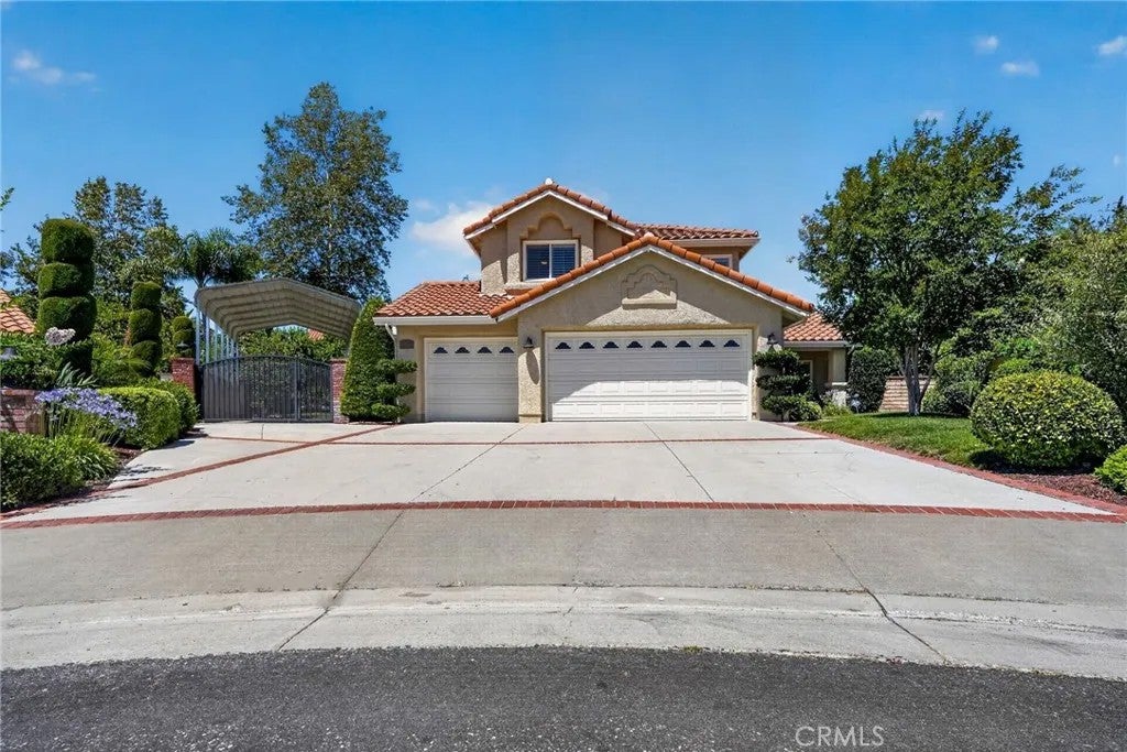25063 Hollyhock Court — photo
