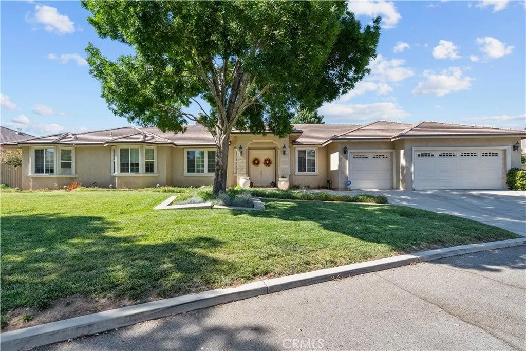 239 Hawk Lane — photo