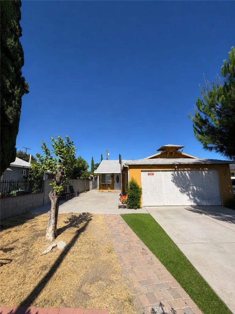 7836 Irvine — photo