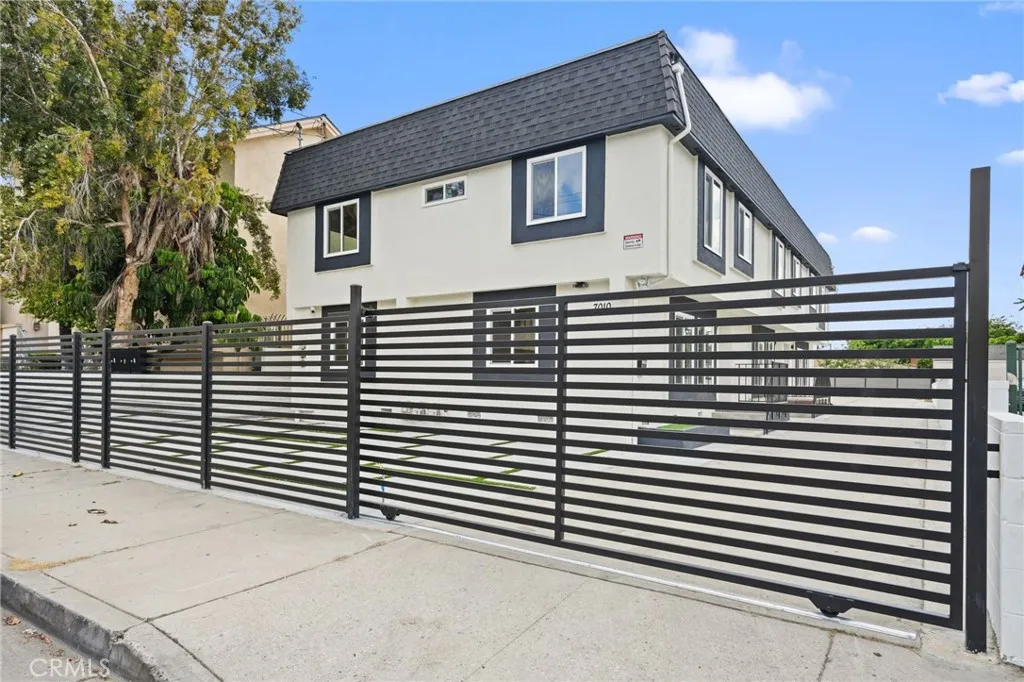 7010 Lennox Avenue Unit C — photo