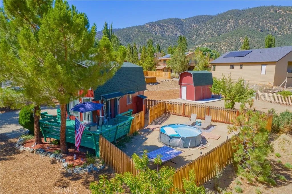 16505 Oakwood Way — photo