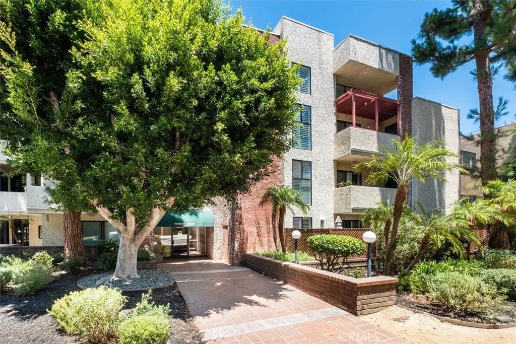 14159 Dickens Street 110 — photo