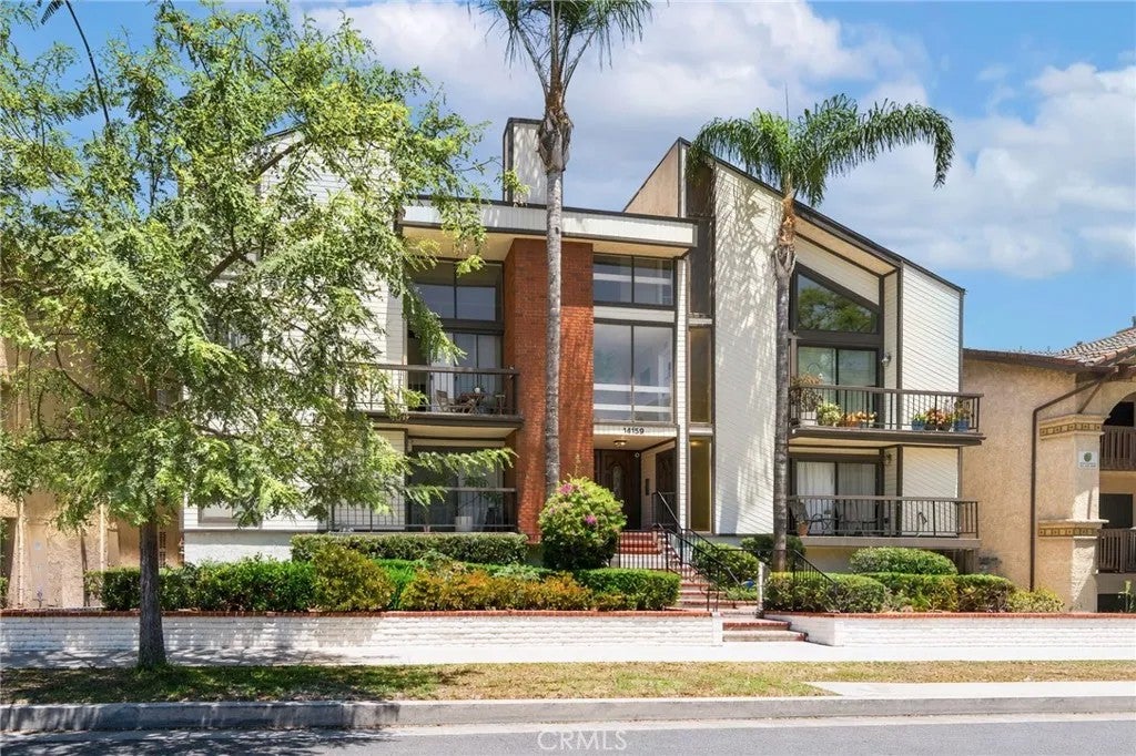 14159 Riverside Drive 103 — photo