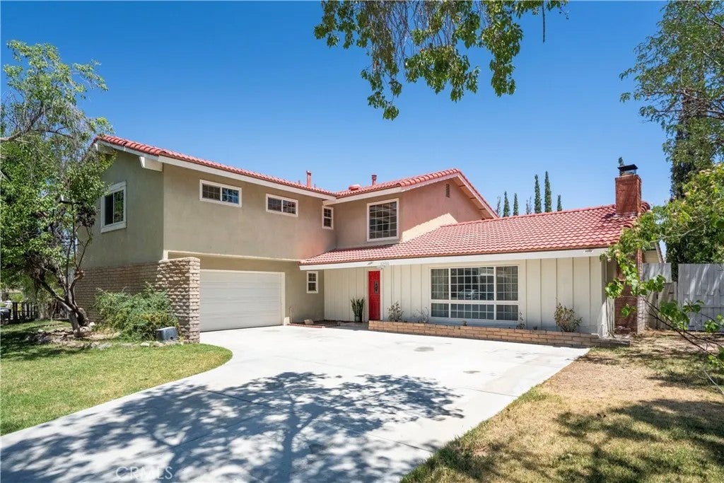 42900 Staffordshire Drive — photo