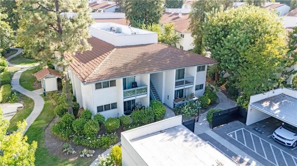4644 Park Granada 167 — photo
