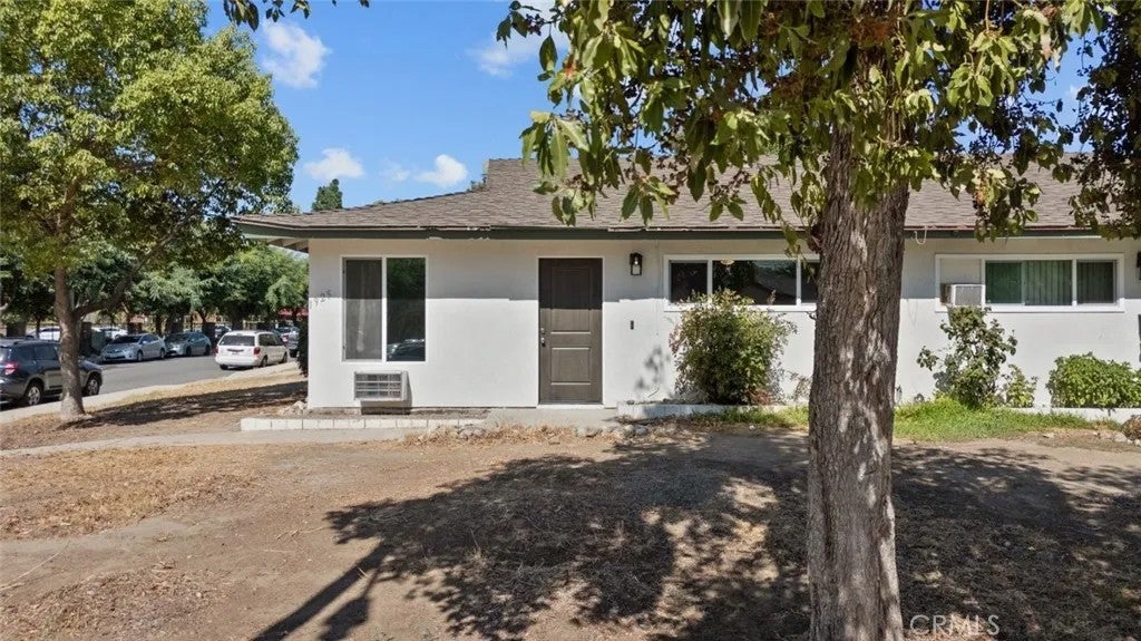 1925 Royalty Drive — photo