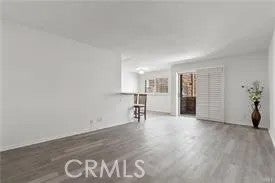 5349 Newcastle Avenue 18 — photo