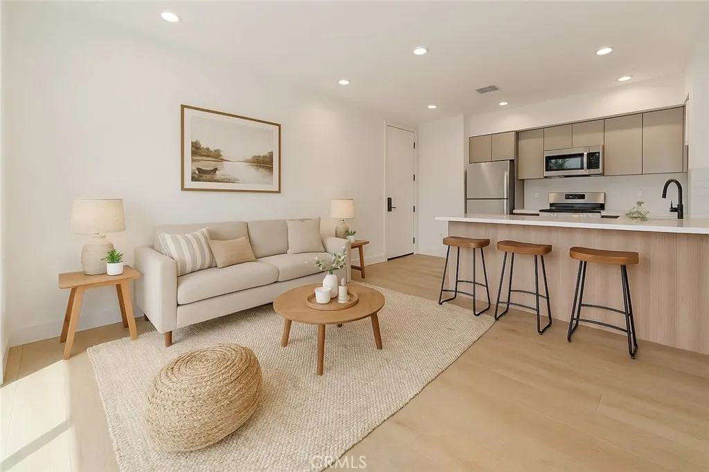 7510 Sepulveda Boulevard Unit 304 — photo