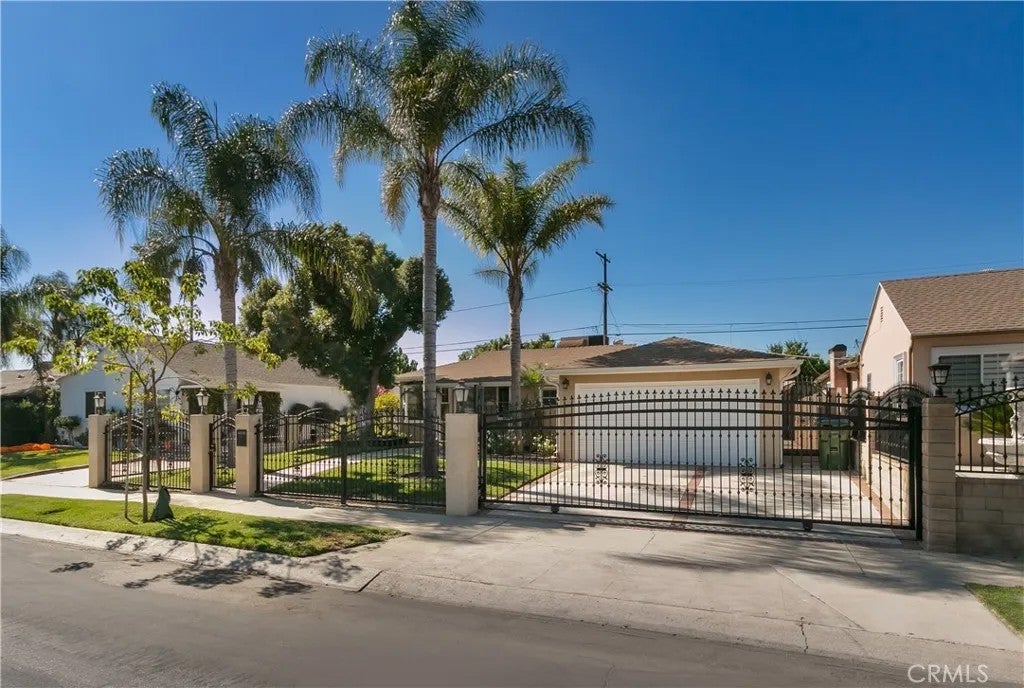 6313 Bluebell Avenue — photo