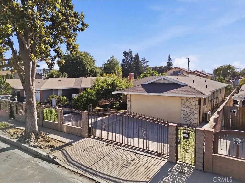 7803 Allott — photo
