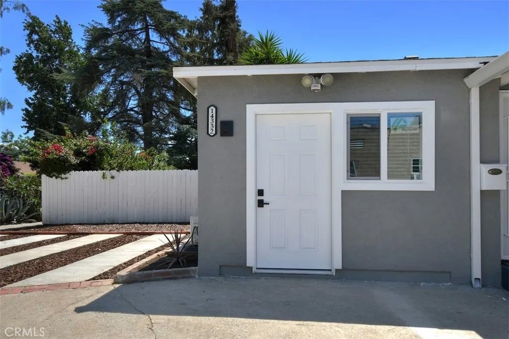14332 Tiara Street — photo
