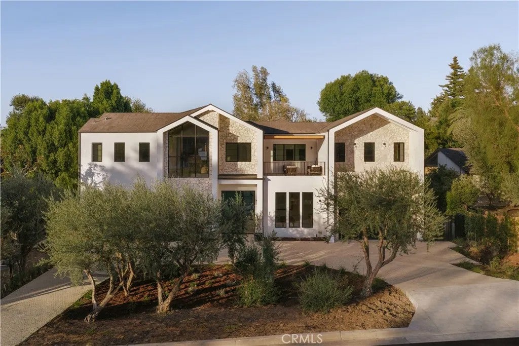 4744 Vista De Oro Avenue — photo