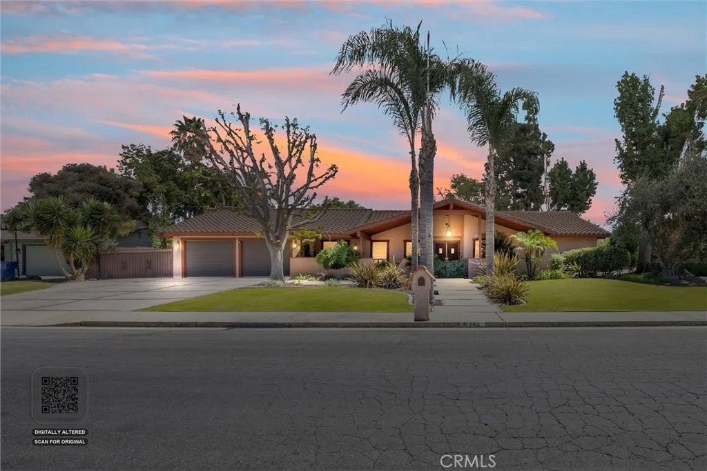 7611 De Colores Court — photo
