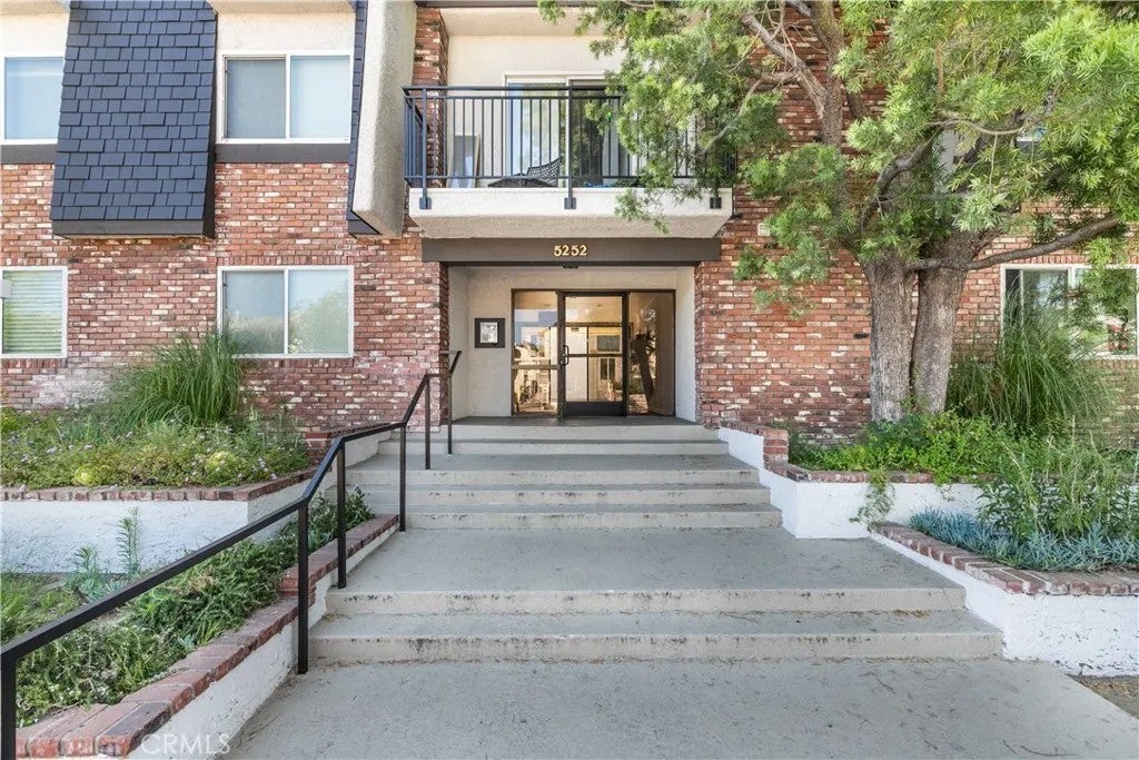 5252 Coldwater Canyon 202 — photo