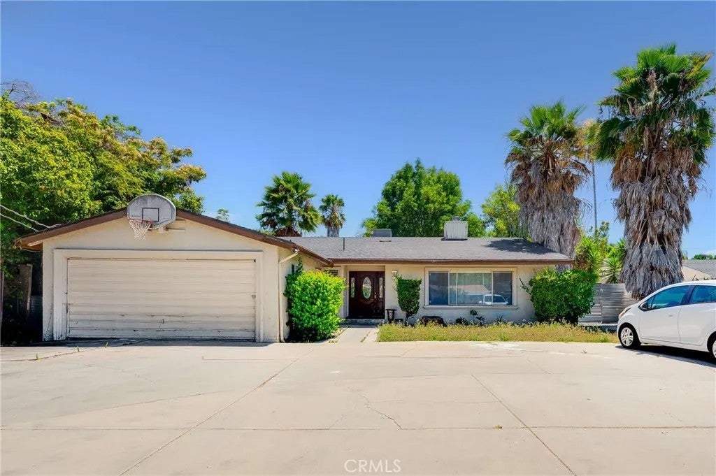 19122 Chase Street — photo