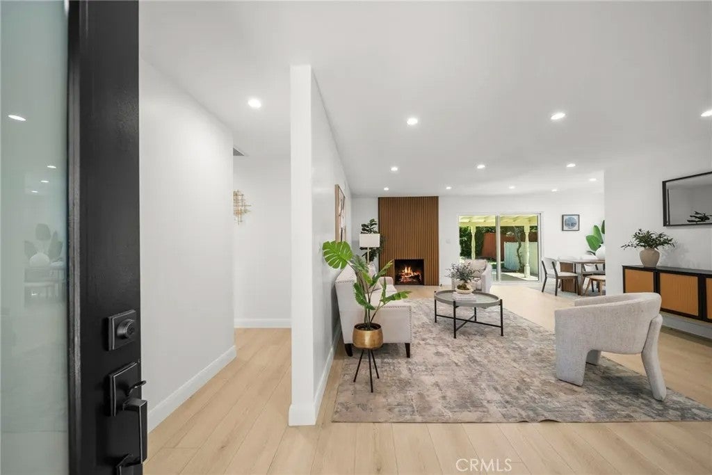 16507 Calahan — photo