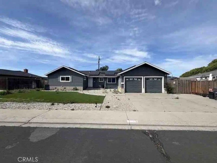 1275 Armstrong — photo