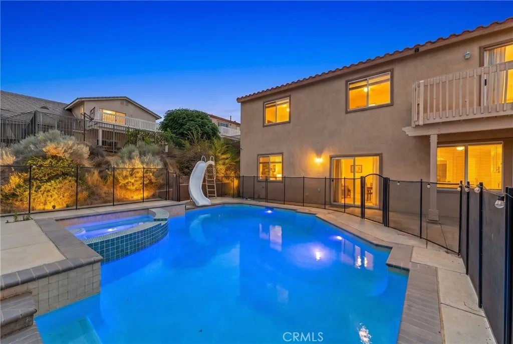 38318 Wakefield — photo
