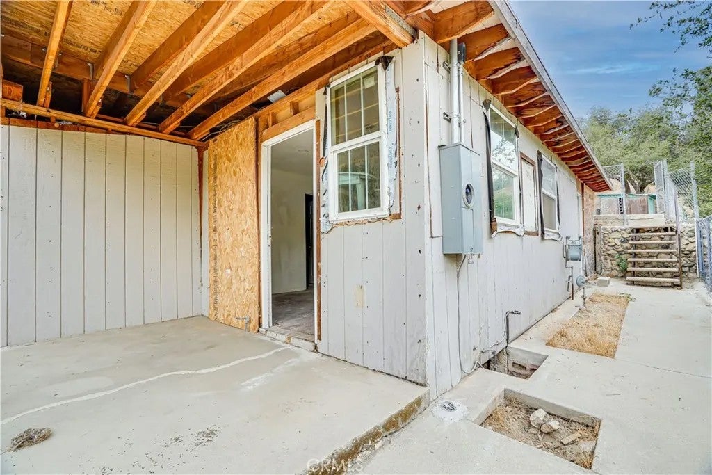 12055 Kagel Canyon — photo