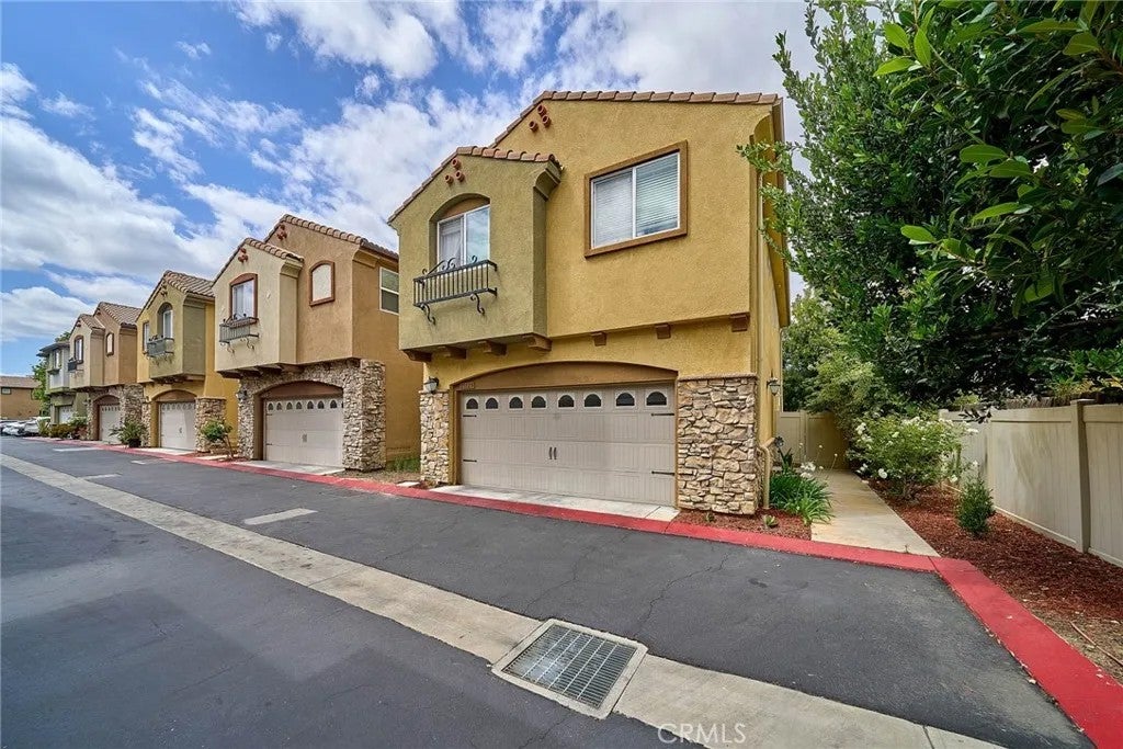21125 Ingomar Court — photo