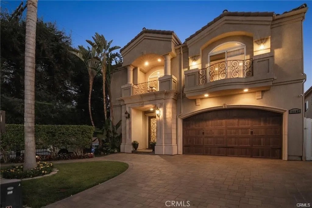 15102 Greenleaf — photo
