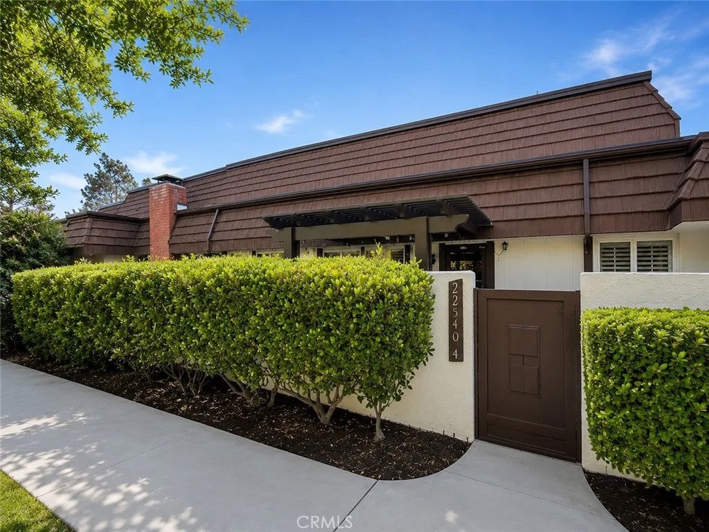22540 Jeffrey Mark Court 4 — photo