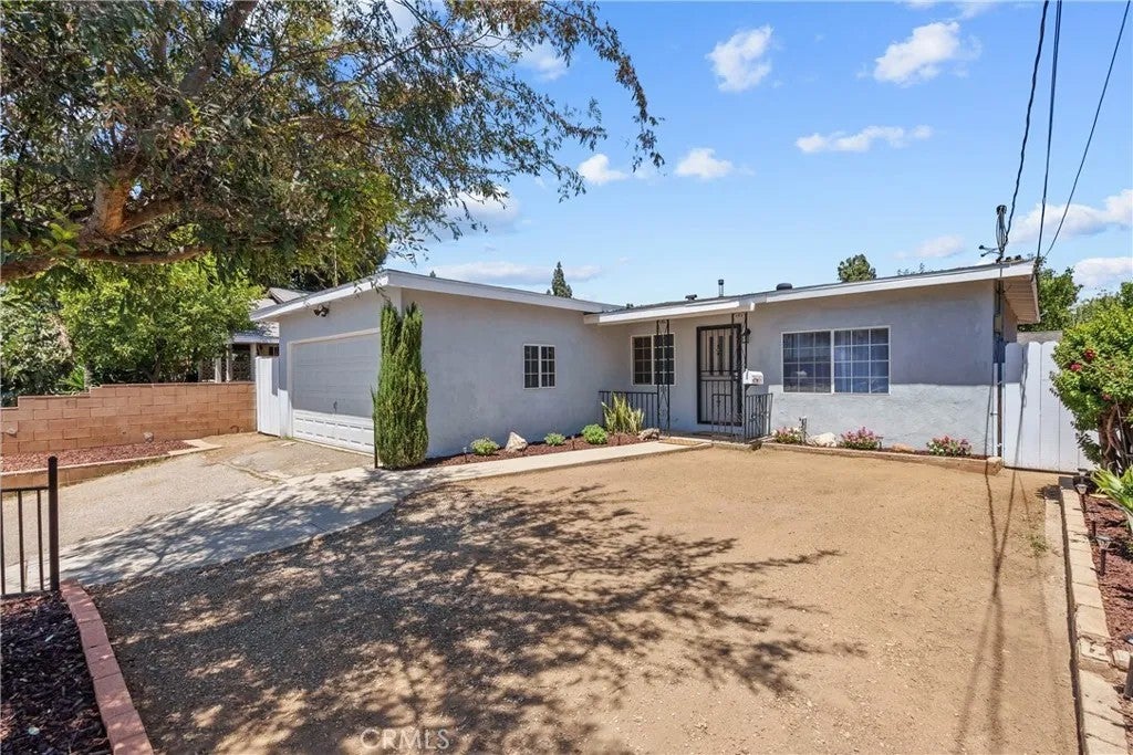 11144 Laurel Canyon Boulevard — photo